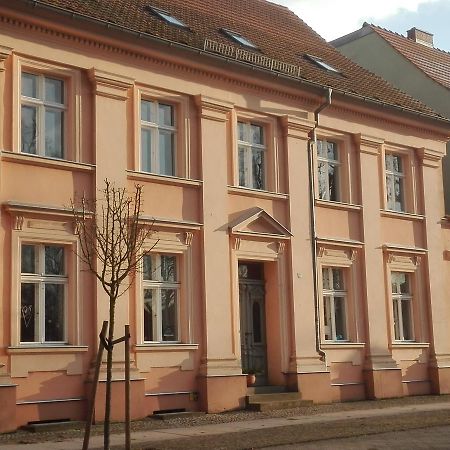 Bed&Breakfast Wagner "Im Alten Pfarrhaus" Neuruppin Bagian luar foto