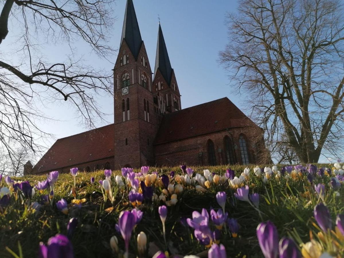 Bed&Breakfast Wagner "Im Alten Pfarrhaus" Neuruppin Bagian luar foto