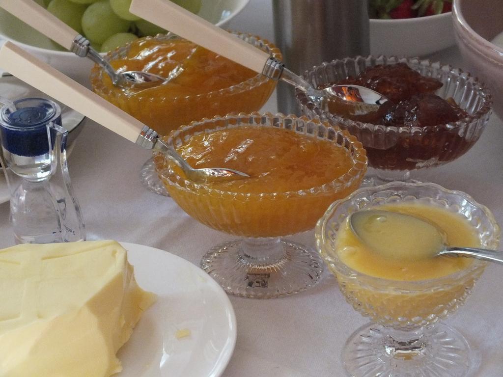 Bed&Breakfast Wagner "Im Alten Pfarrhaus" Neuruppin Bagian luar foto