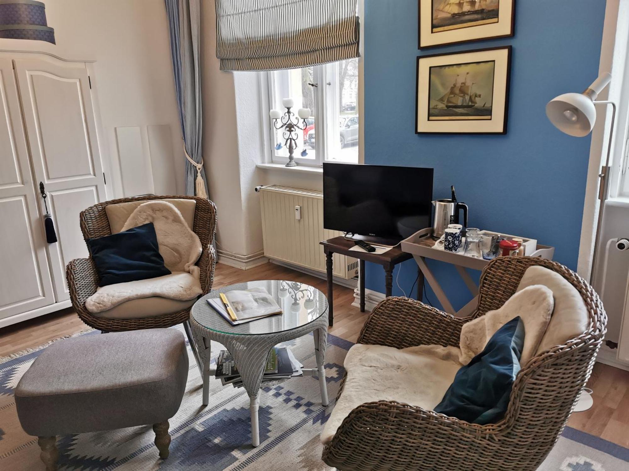 Bed&Breakfast Wagner "Im Alten Pfarrhaus" Neuruppin Bagian luar foto