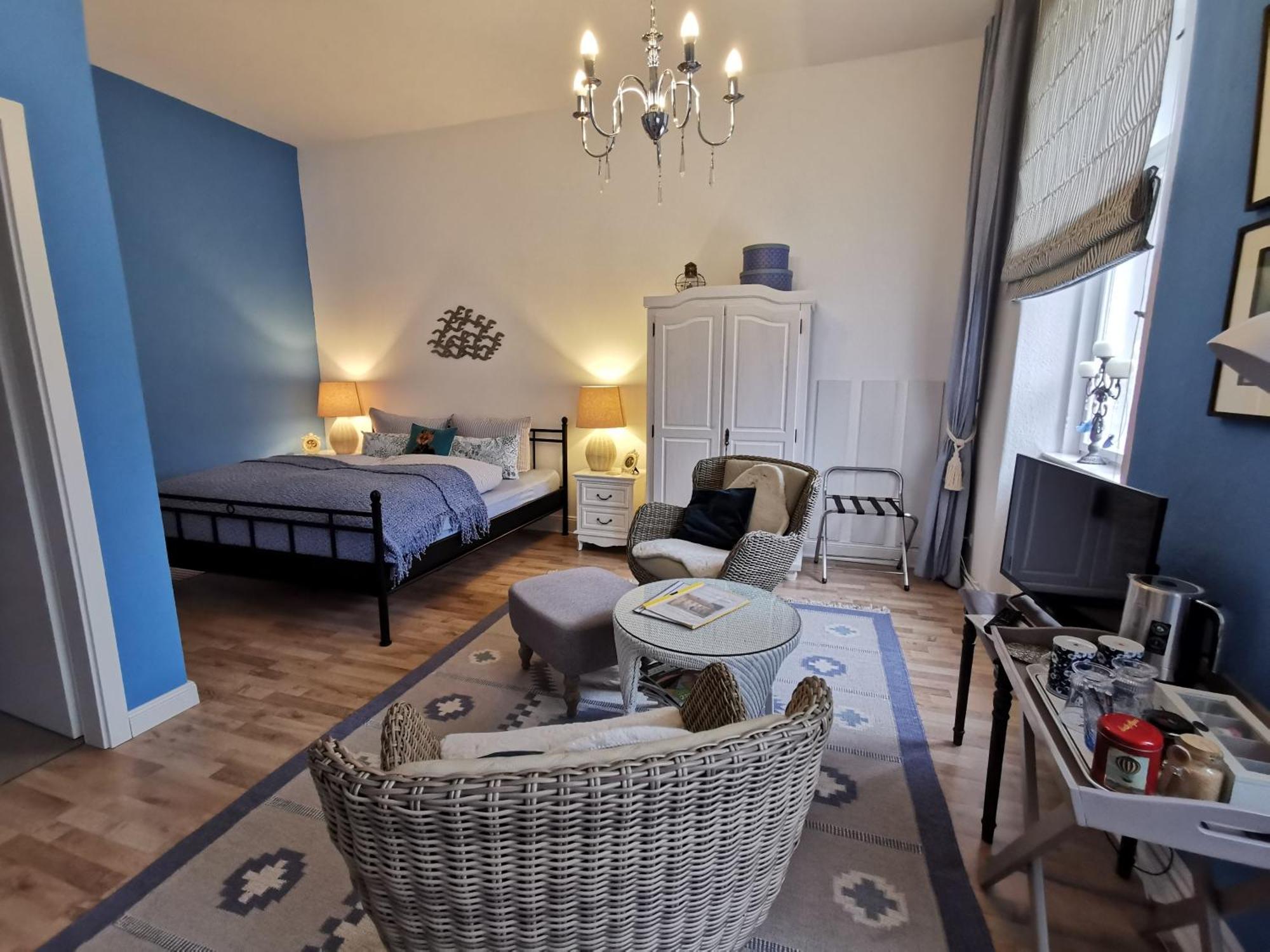 Bed&Breakfast Wagner "Im Alten Pfarrhaus" Neuruppin Bagian luar foto